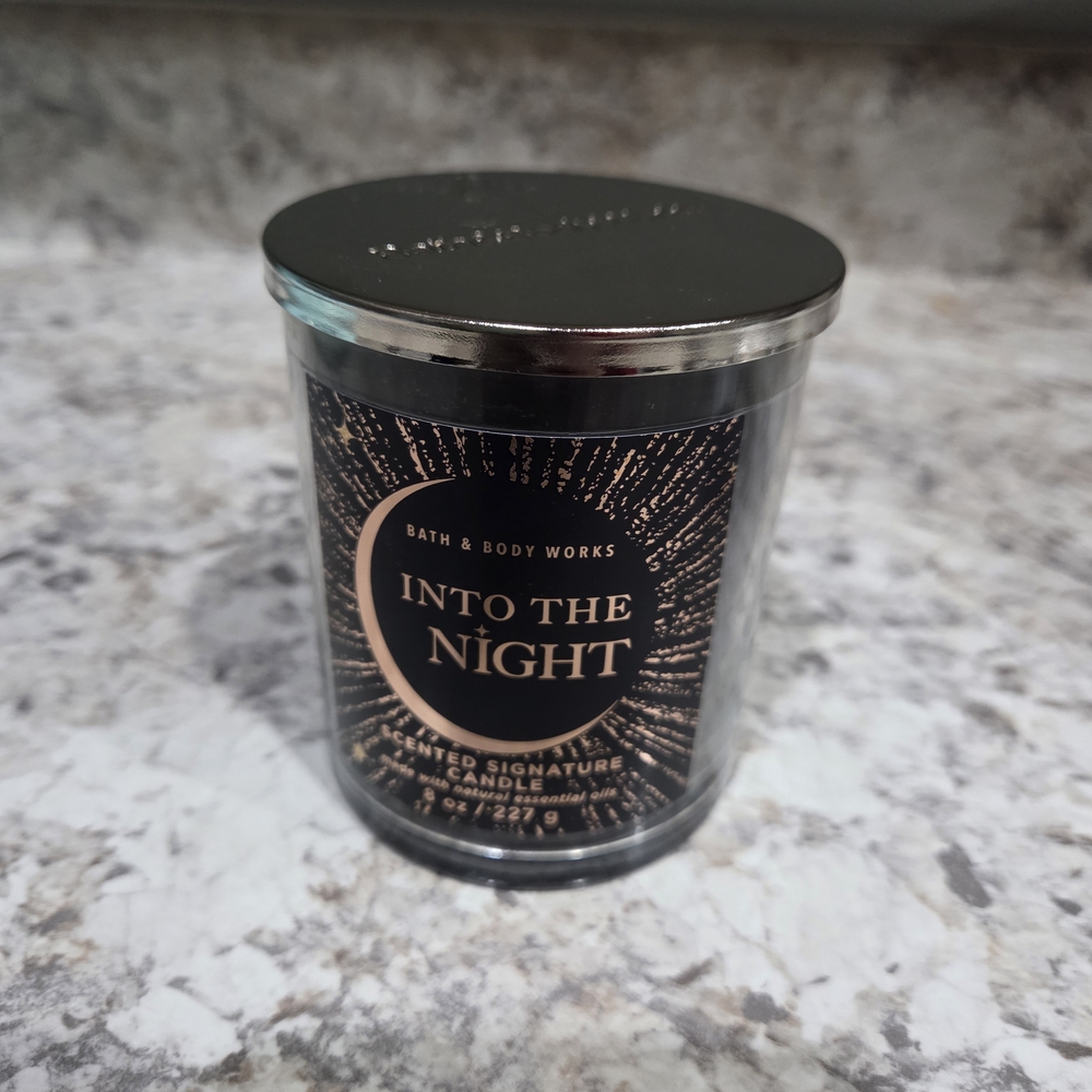 Bath & Body Works 'Into The Night' Black Scented Candle 8oz NIB